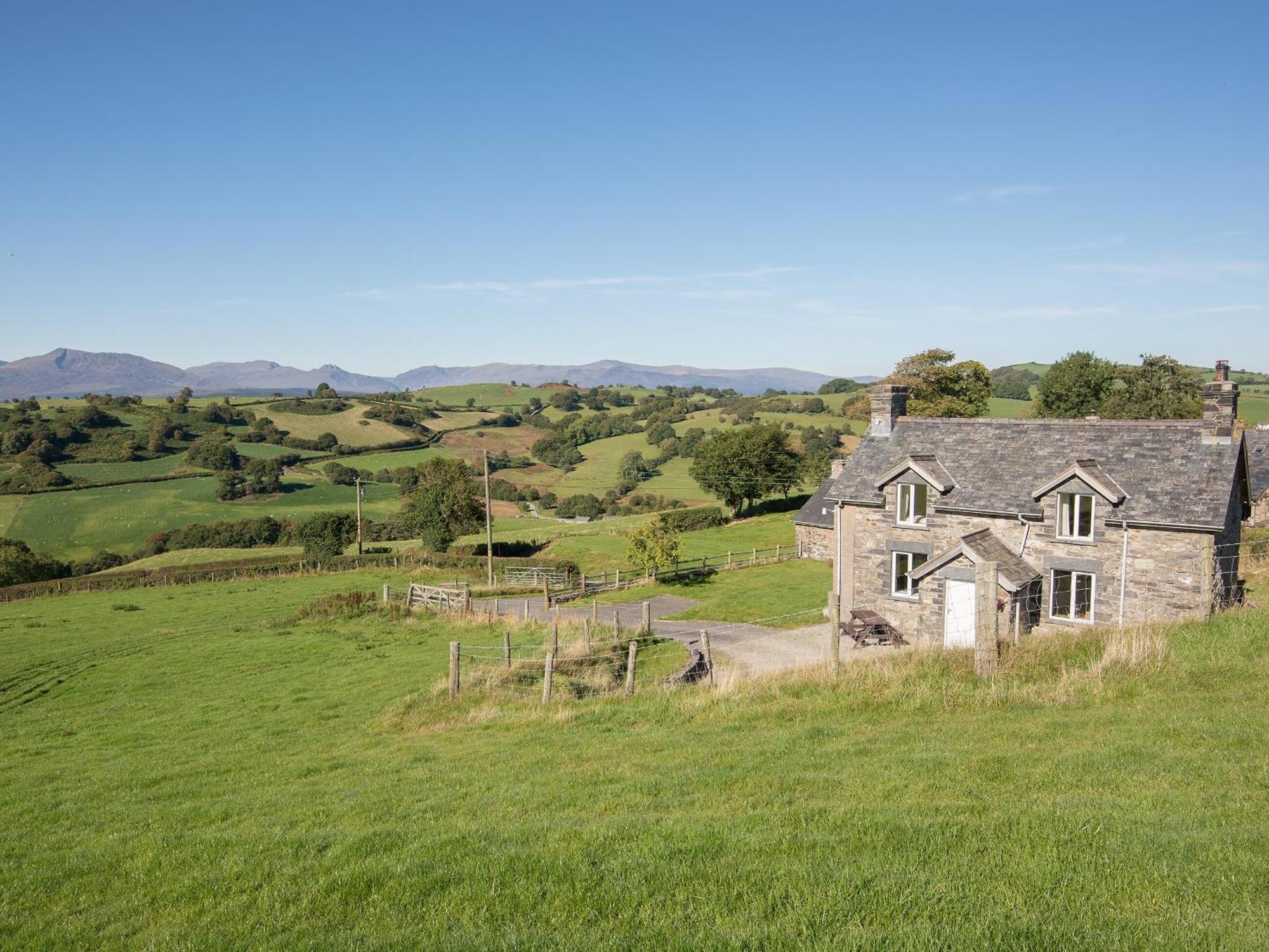 Cefn Bach Villa Capel Garmon Kültér fotó