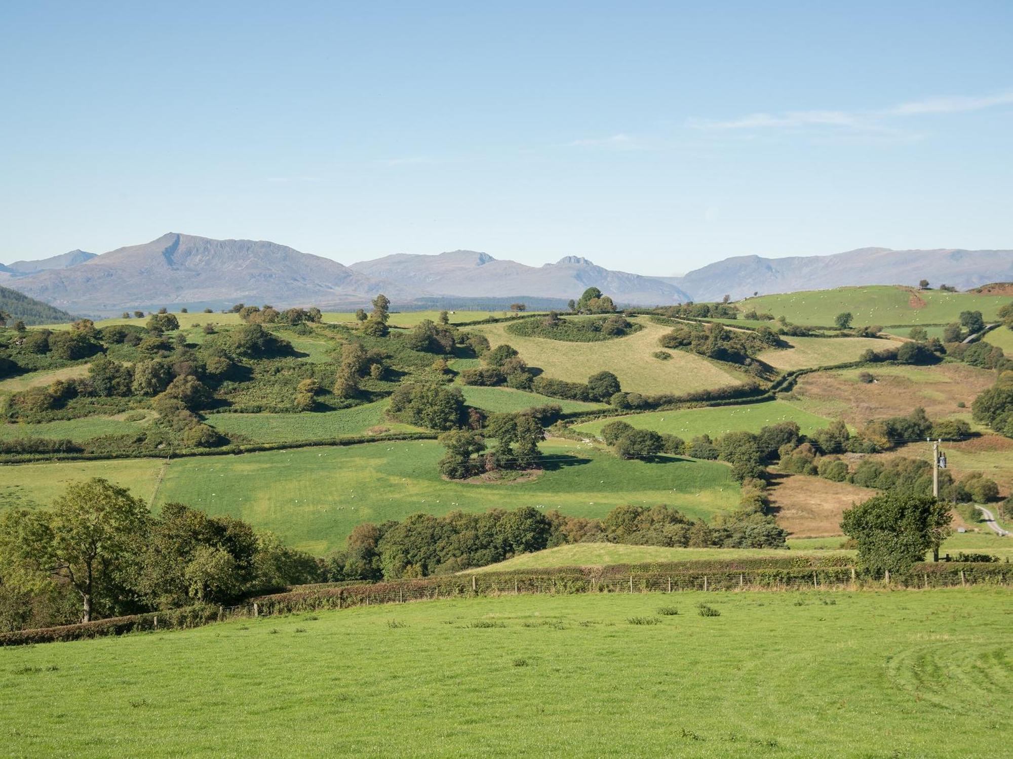 Cefn Bach Villa Capel Garmon Kültér fotó